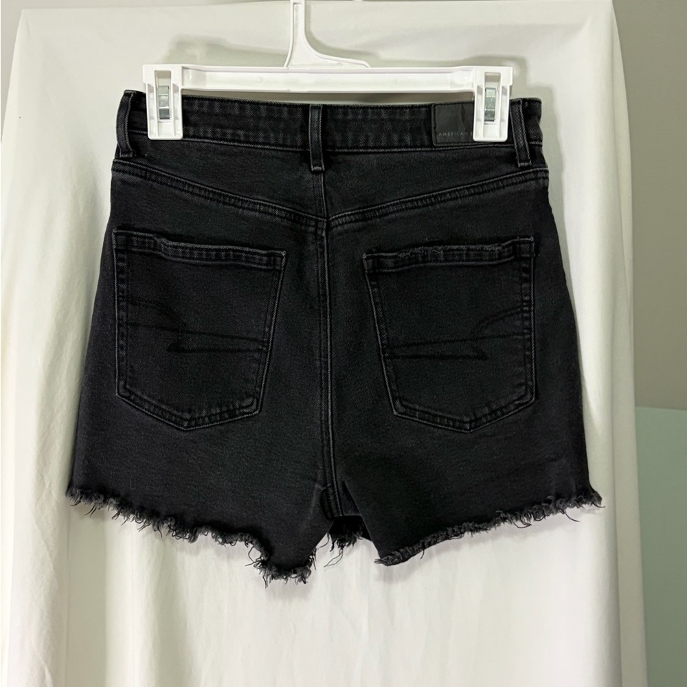 American Eagle Black Frayed Hem Jean Shorts size 2 - Picture 2 of 5